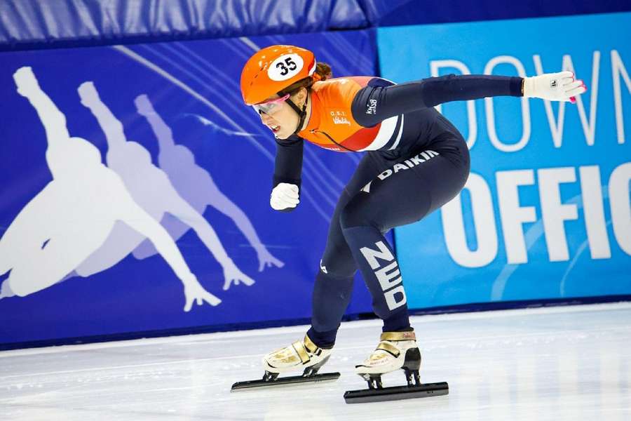 Shorttrackster Suzanne Schulting grijpt naast goud op 500 meter in Kazachstan