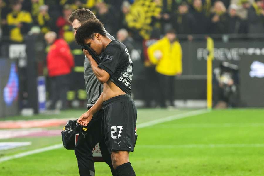 Karim Adeyemi musste gegen die Hertha verletzt vom Feld