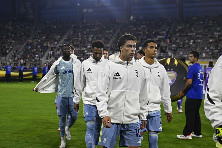 I giocatori della Juventus prima del match contro l'Al-Ain