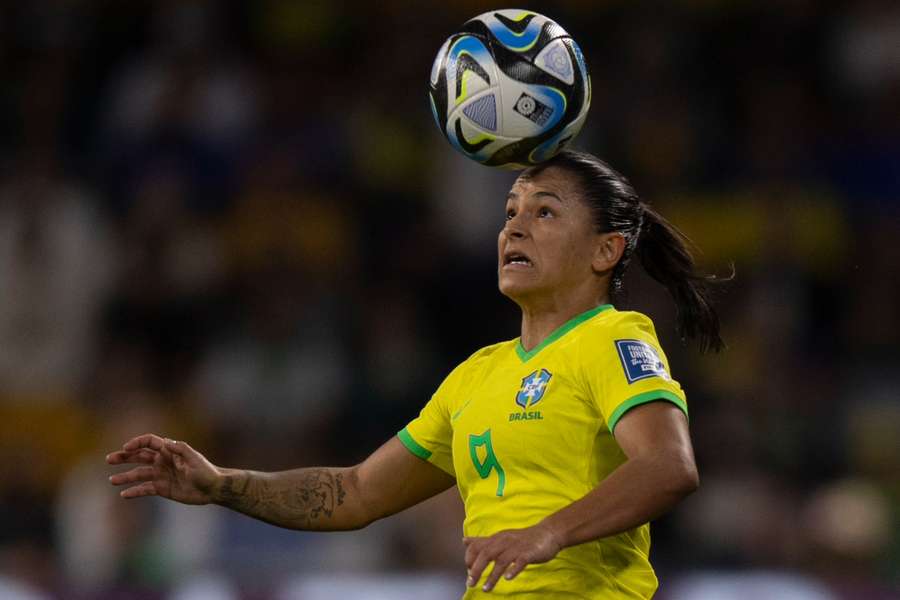 Debinha é a única brasileira entre as indicadas à Bola de Ouro