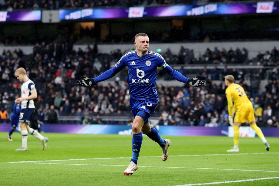 Jeden ze dvou gólů do sítě Antonína Baráka Jamie Vardy 