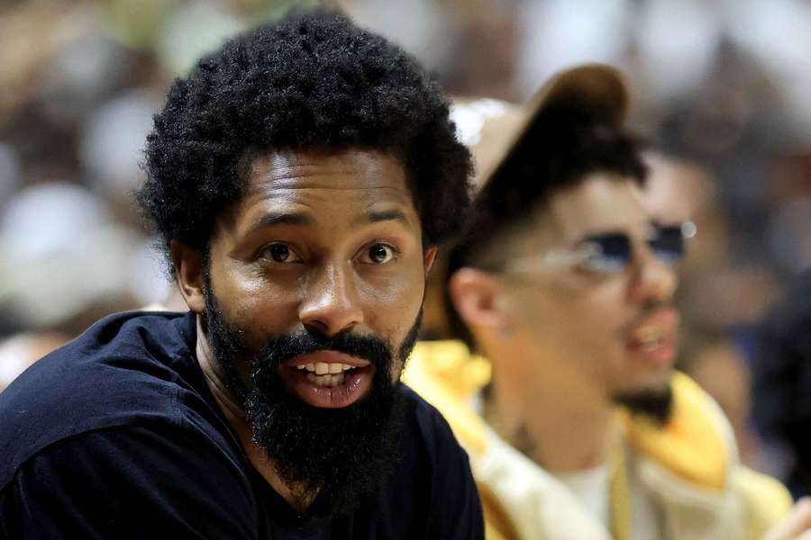 Point Guard Spendcer Dinwiddie spielte insgesamt elf Jahre in der NBA Point Guard Spendcer Dinwiddie spielte insgesamt elf Jahre in der NBA