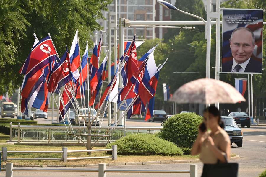 Rússia e Coreia do Norte realizaram jogo de futebol