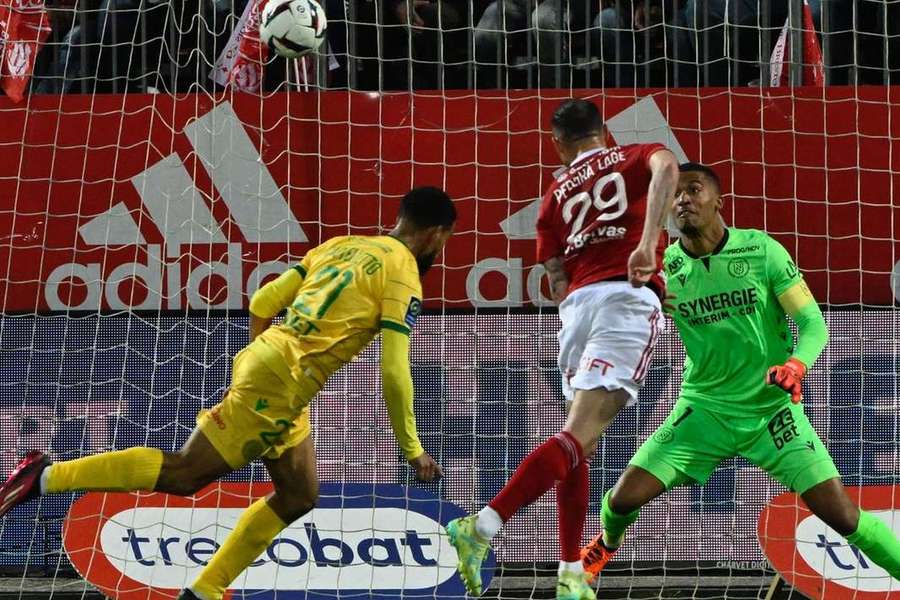 Mathias Pereira Lage fez o 2-0 para o Brest aos 35 minutos