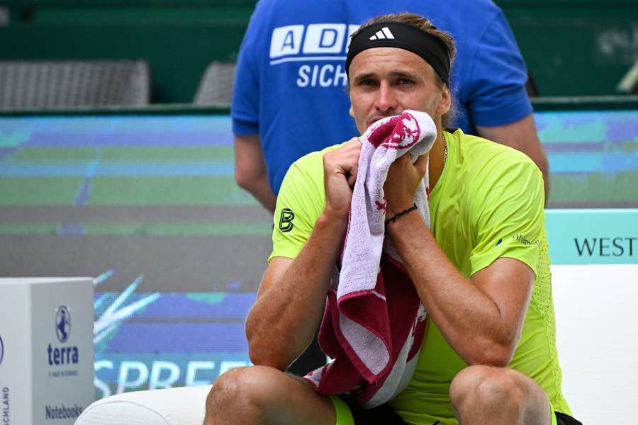 Alexander Zverev zieht seine eigenen Schlüsse aus dem Auftritt in Halle.