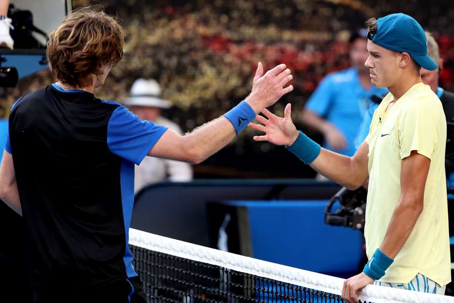 Rublev îl învinge pe Rune într-un meci pe muchie de cuțit la Australian Open