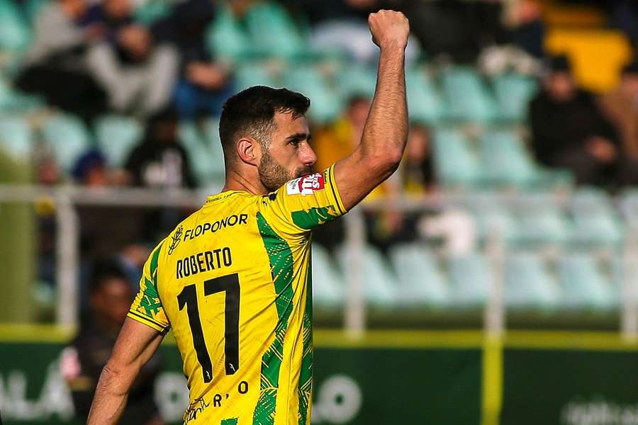 Roberto bisou frente ao Portimonense