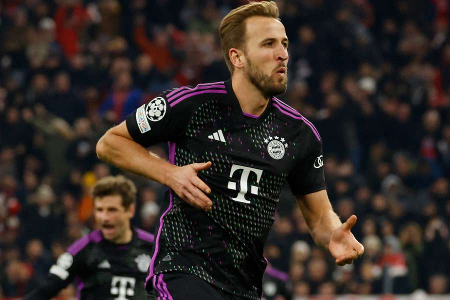 Harry Kane sărbătorește deschiderea scorului pentru Bayern