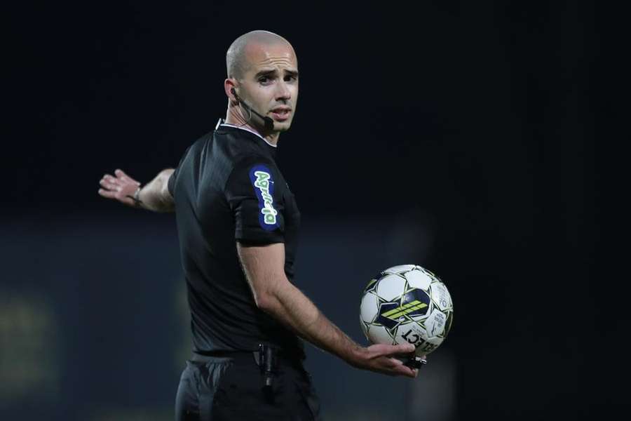 Hélder Carvalho vai apitar o Moreirense-Benfica Hélder Carvalho vai apitar o Moreirense-Benfica