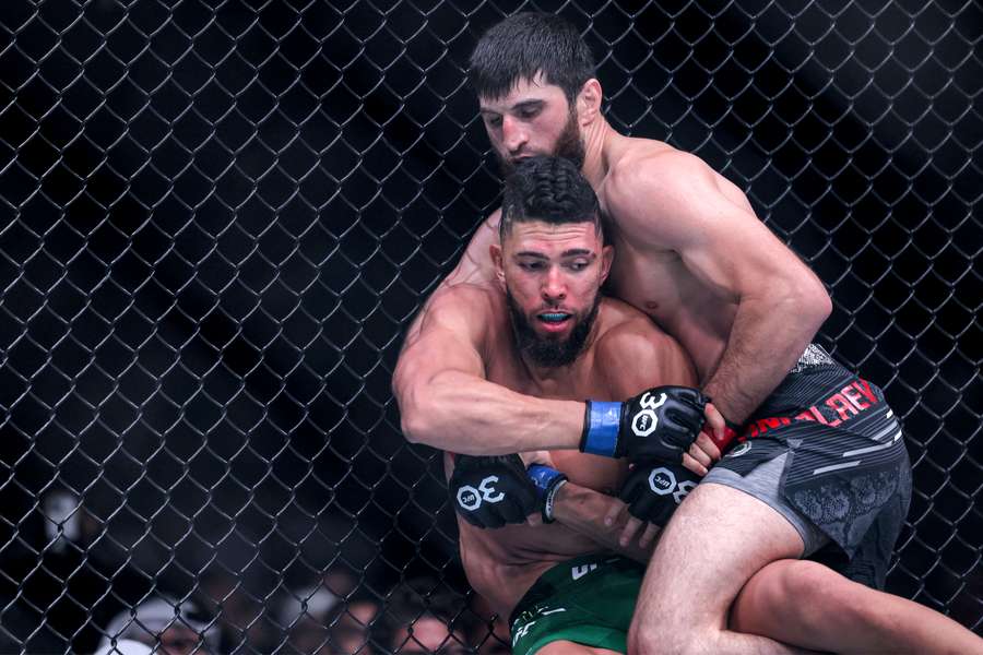 Ankalaev na luta contra o Johnny Walker pelo UFC Ankalaev na luta contra o Johnny Walker pelo UFC