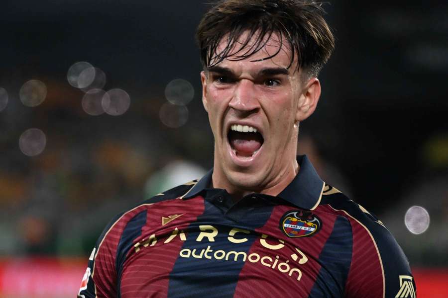 Carlos Espí trocou o Levante pelo Real Madrid Carlos Espí trocou o Levante pelo Real Madrid