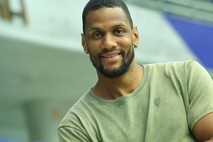Axel Toupane apresentado no Dragão