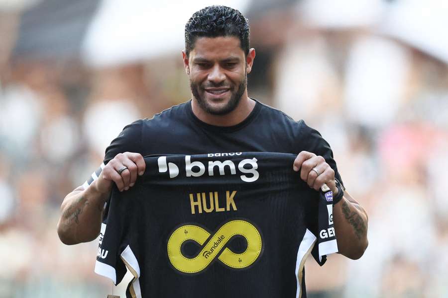 Hulk se despede do Atlético-MG com homenagem da torcida: "Sem palavras para agradecer"