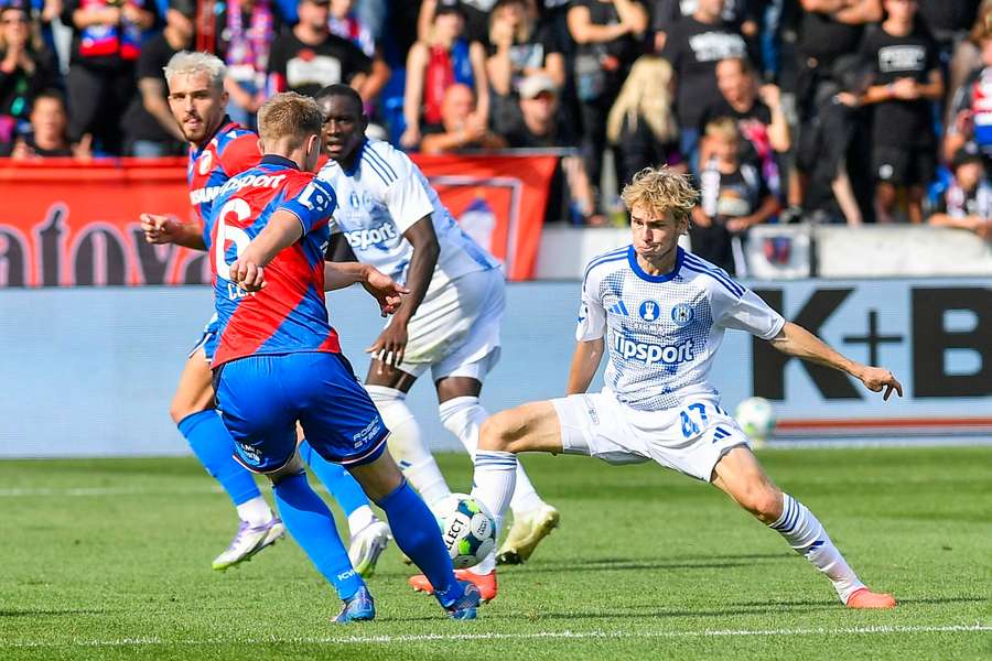 Michal Beran (vpravo) v souboji s Lukášem Červem.