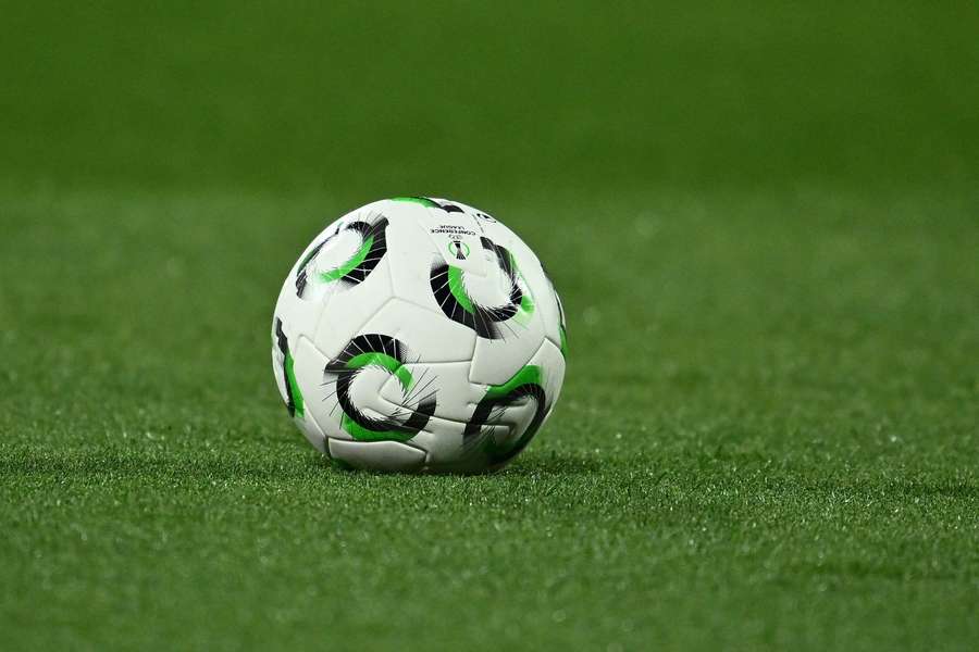 Mingea oficială din Conference League