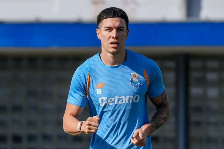 Nehuén Pérez, central argentino de 28 anos do FC Porto