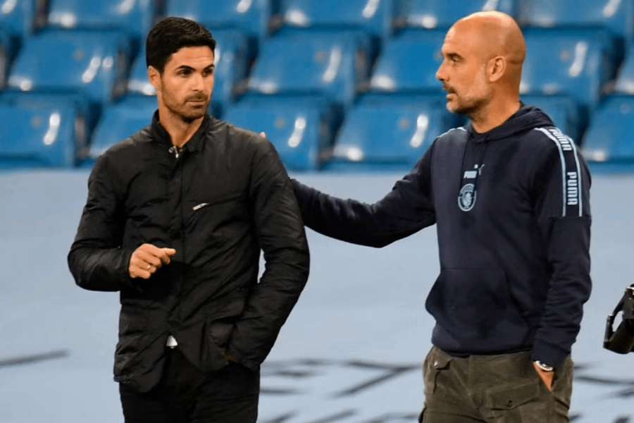 Mikel Arteta a Pep Guardiola. Bývalí kolegovia, ale stále súčasní kamaráti. 