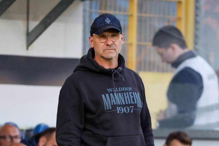 Bernhard Trares wird mit sofortiger Wirkung freigestellt.