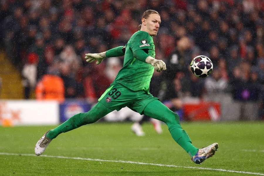 Safonov contre Liverpool.