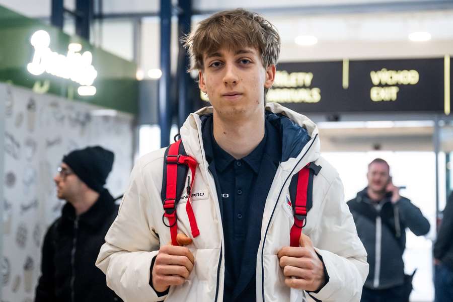 Jílek na pražském letišti.