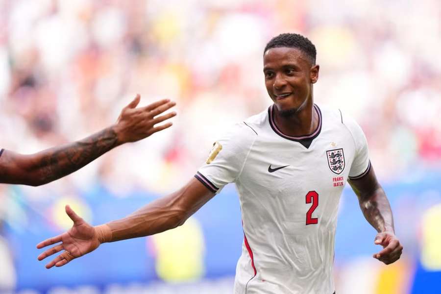 El Arsenal refuerza su defensa con el central del Aston Villa Ezri Konsa El Arsenal refuerza su defensa con el central del Aston Villa Ezri Konsa