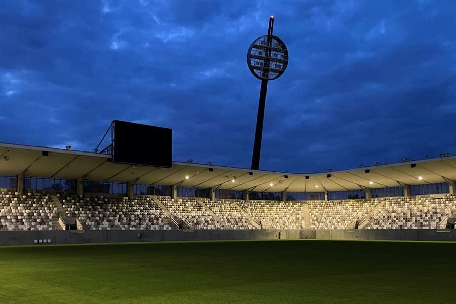 Nový stadion v Hradci Králové. 