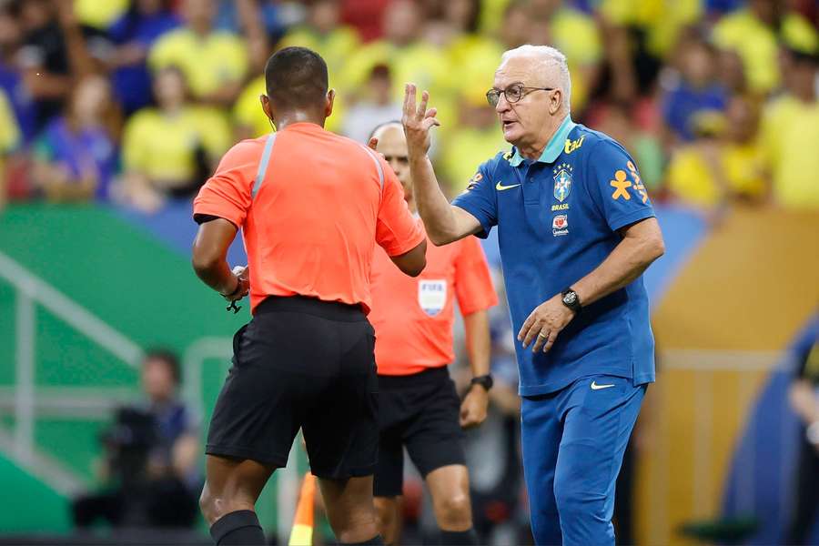 Mexidas de Dorival melhoraram Seleção no segundo tempo Mexidas de Dorival melhoraram Seleção no segundo tempo