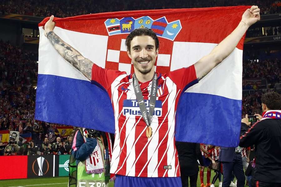 Sime Vrsaljko aquando da conquista da Liga Europa com o Atlético Madrid