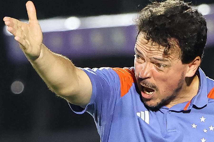 Diniz se sentiu desrespeitado pela diretoria do Cruzeiro