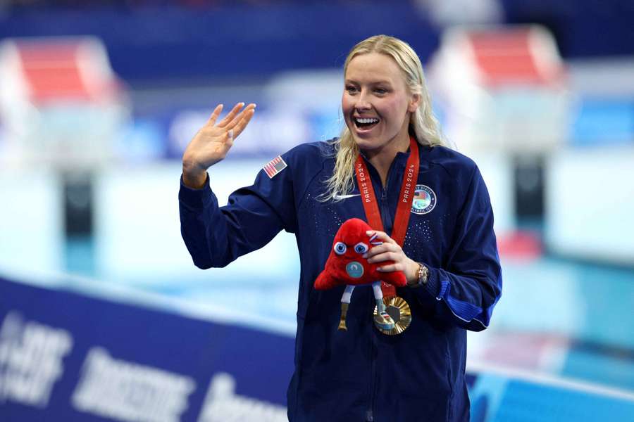 Jessica Long feliz depois de ganhar outra medalha de ouro