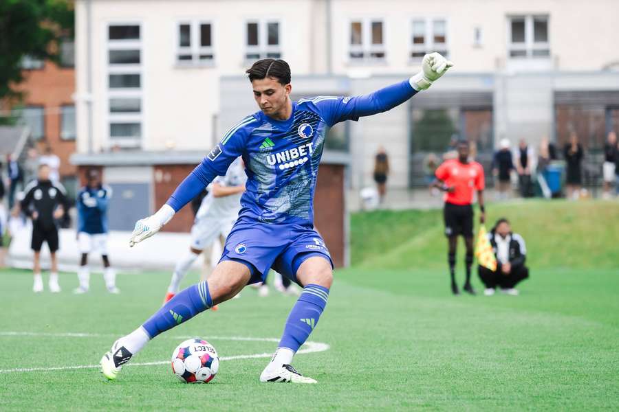 Oscar Buur in action for the FC Copenhagen Under-19 outfit