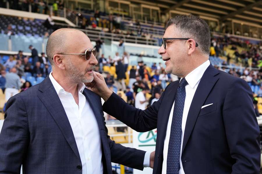 Directorul sportiv al Parmei, Mauro Pederzoli (stânga), alături de Piero Ausilio, directorul sportiv al celor de la Inter
