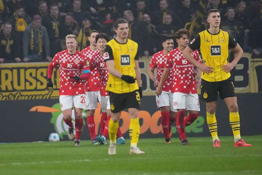 Mainz players celebrate