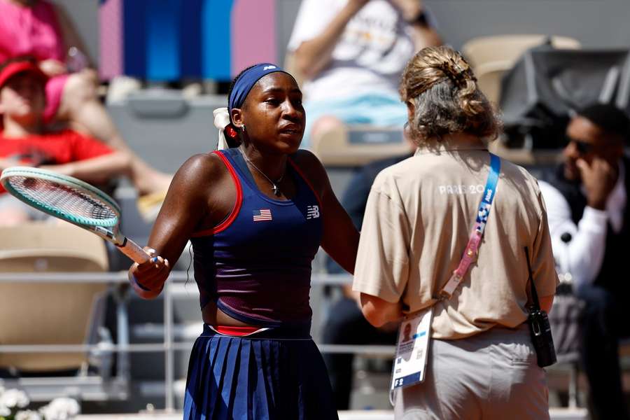 Gauff em lágrimas após a eliminação olímpica