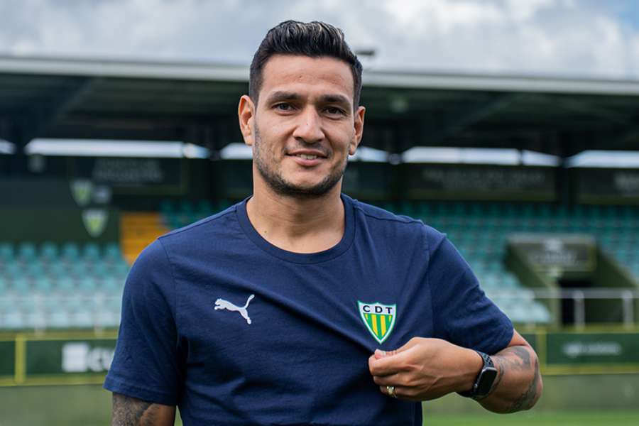 Rony Lopes, reforço do Tondela Rony Lopes, reforço do Tondela