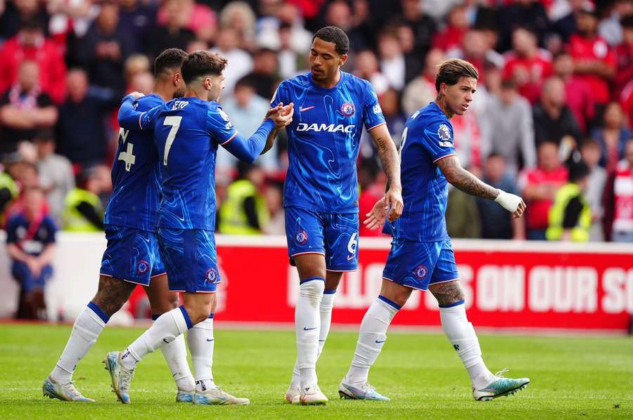 Colwill poslal Chelsea do vedení.
