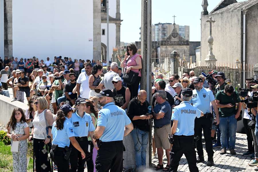 Milhares de pessoas na despedida a Diogo Jota