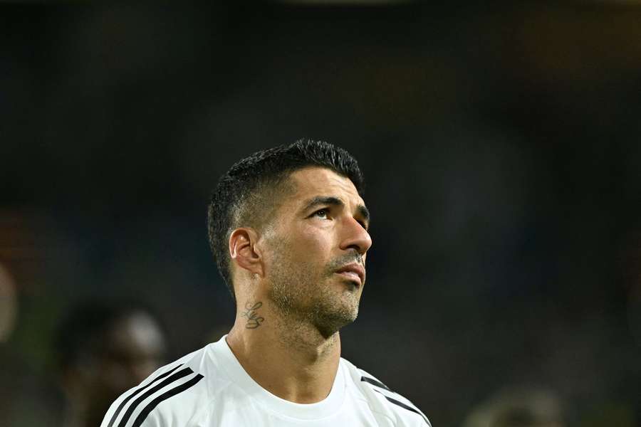 Luis Suarez wird nach der Spuckattacke gesperrt.