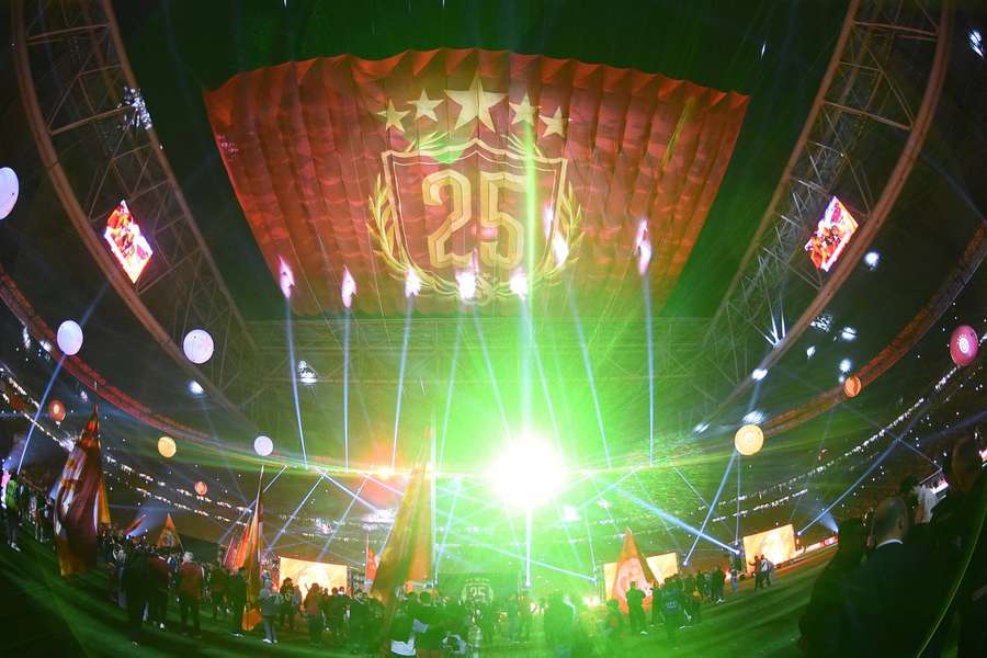 Galatasaray celebrate their 25th Super Lig title in style