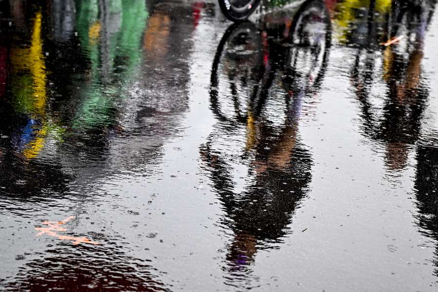 Stau und Regen: Start der zweiten Tour-Etappe verzögert sich