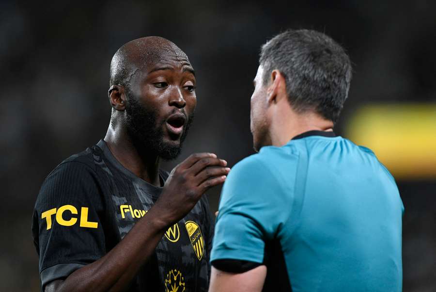 Danilo Pereira renova com Al-Ittihad