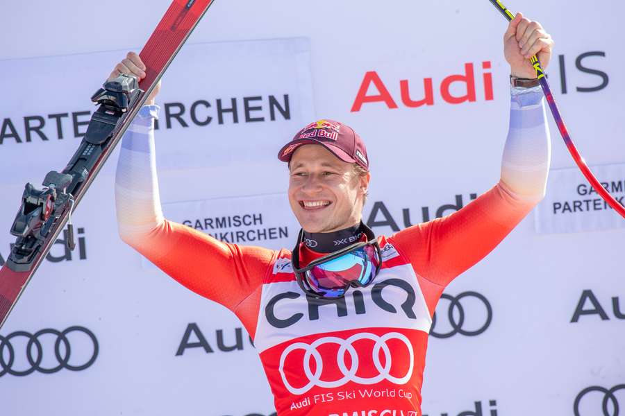 Odermatt sa teší z piateho veľkého glóbusu.