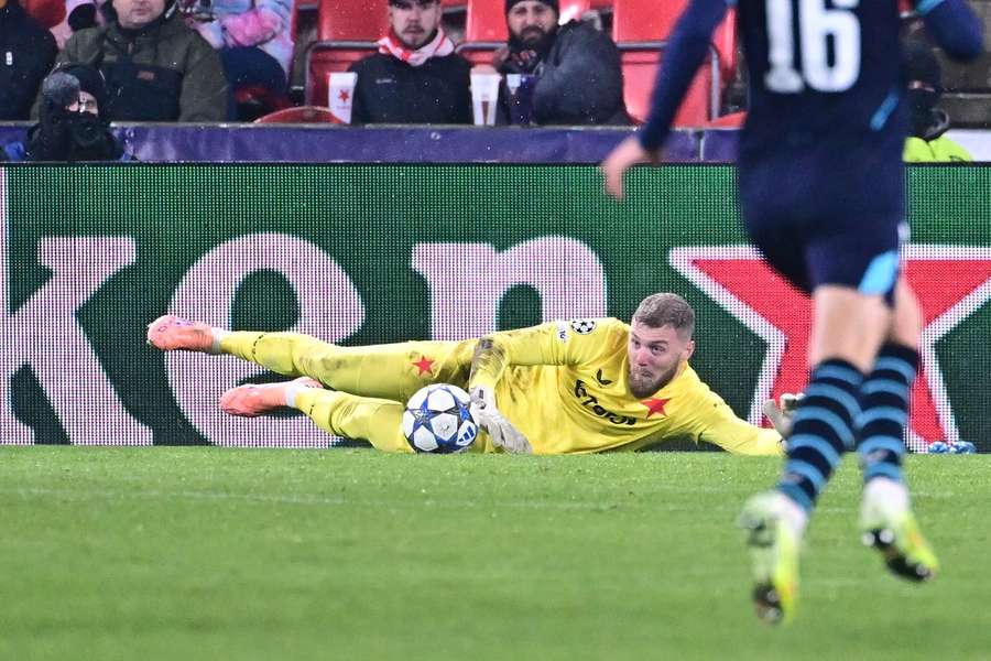 Brankář Jindřich Staněk zachránil Slavii proti Bilbau minimálně bod.