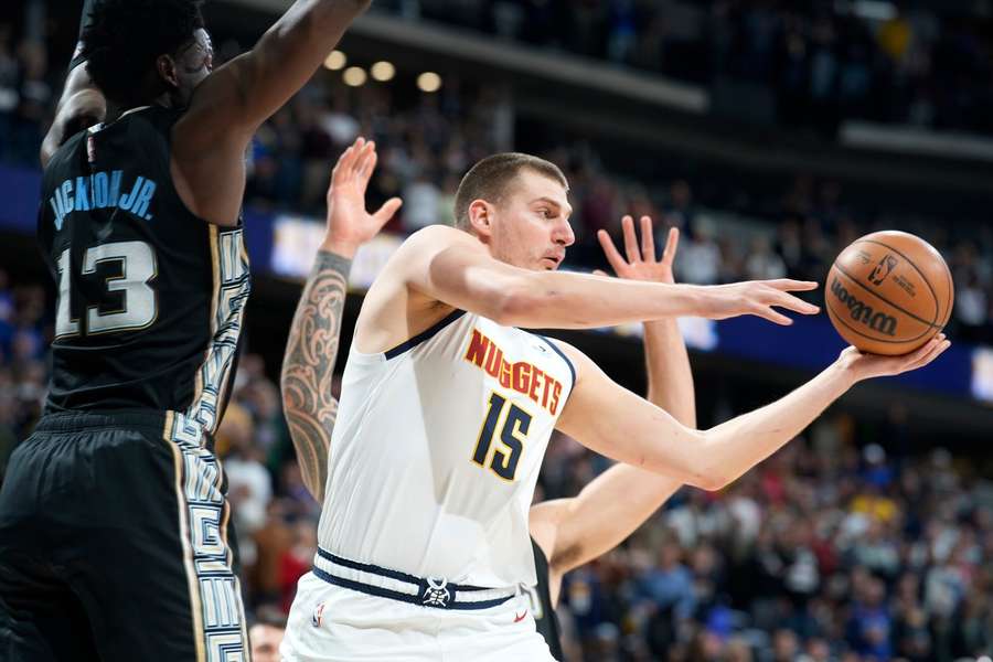 Les Nuggets battent les Grizzlies et deviennent leaders à l'Ouest en NBA