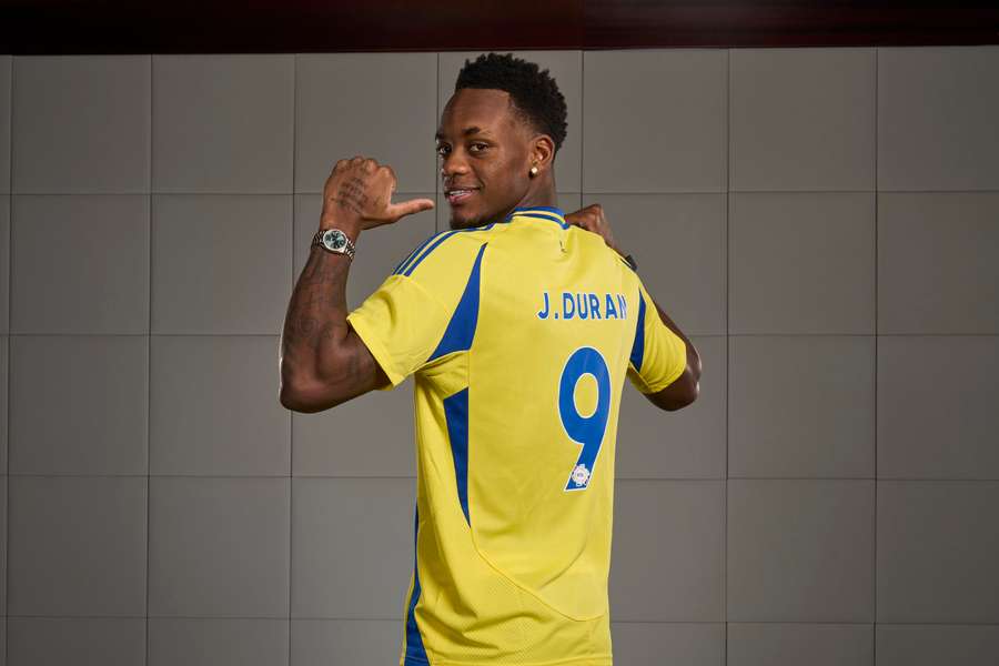 Jhon Durán é oficialmente do Al-Nassr