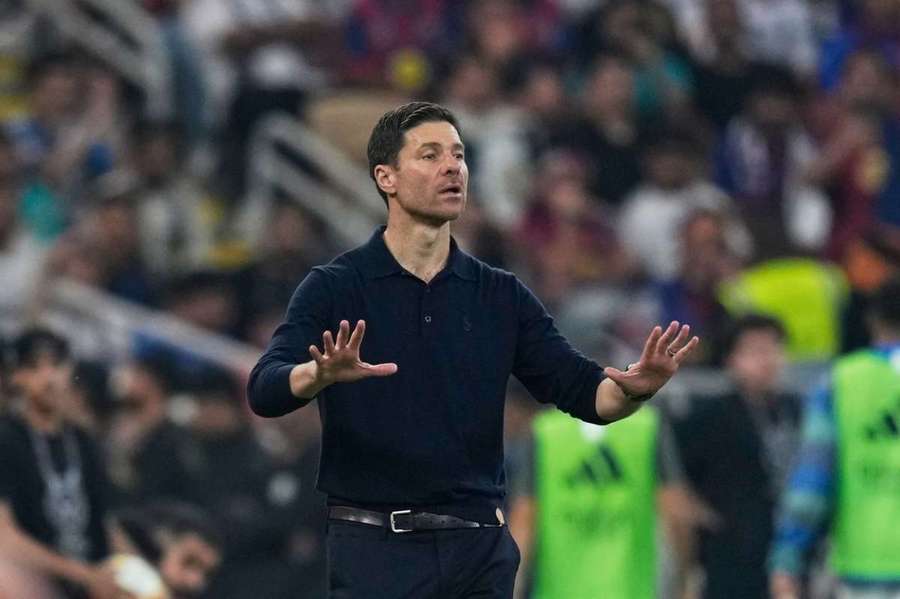 Usedne Alonso na lavičku Chelsea.