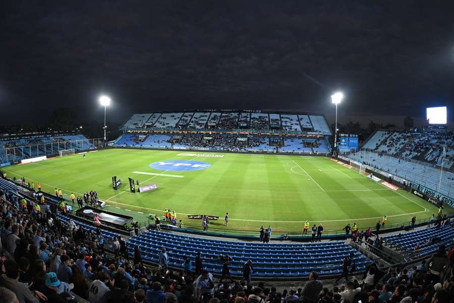 No bairro Alberdi, a casa do Belgrano: o estádio Julio César Villagra No bairro Alberdi, a casa do Belgrano: o estádio Julio César Villagra