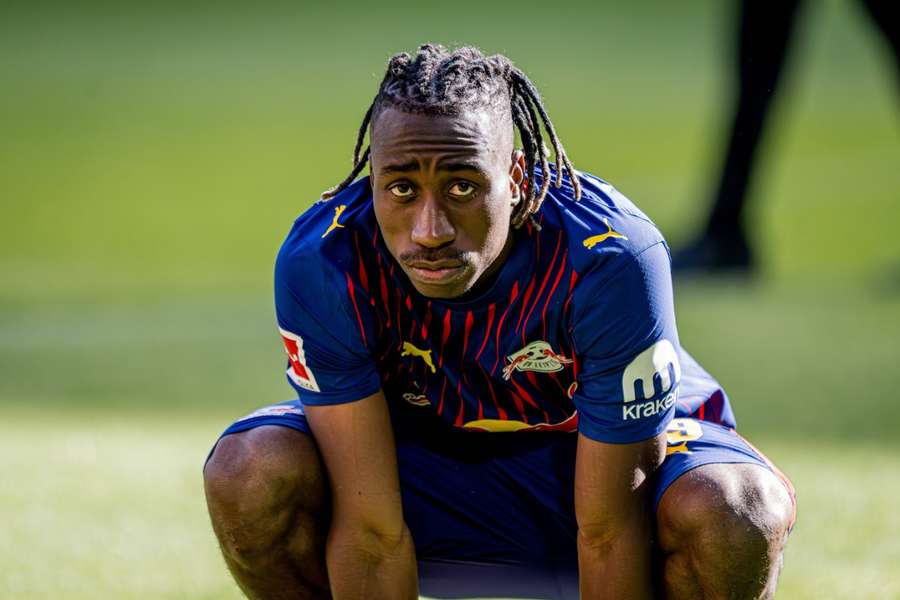Liverpool enfrenta disputa pela contratação de Yan Diomande