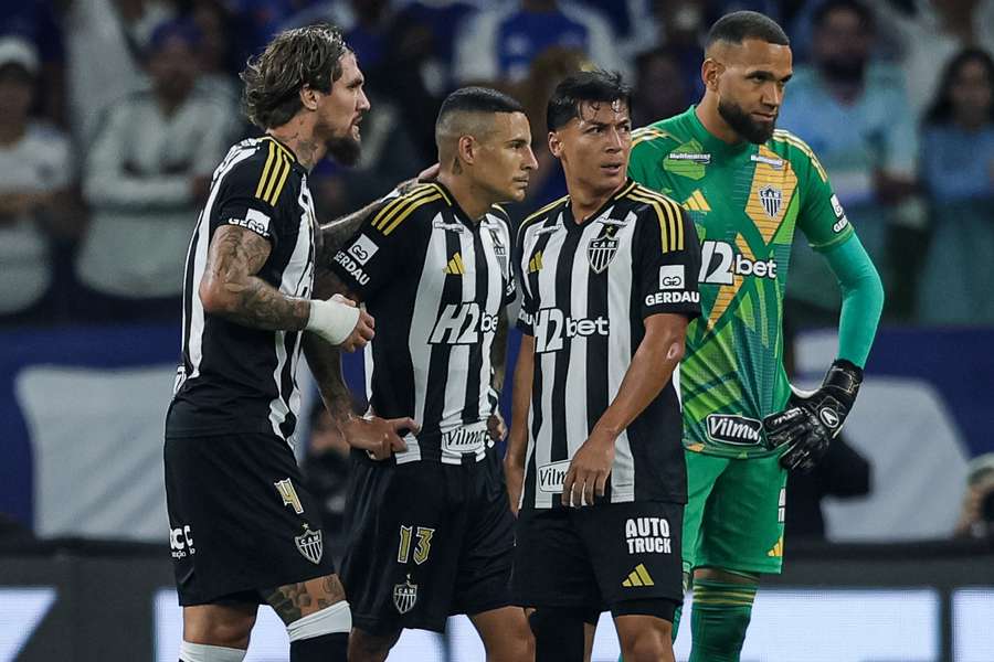 Arana sentiu a lesão no começo do clássico contra o Cruzeiro