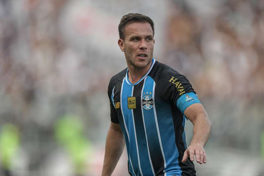 Arthur entrou na mira do Fluminense; clube carioca, no entanto, nega procura 